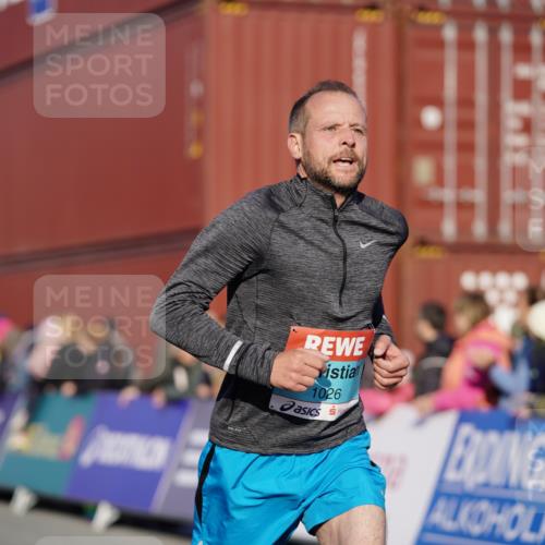 03.10.2025 - Köhlbrandbrückenlauf Michael Burmester http://msf.ph/oto/8992479 03.10.2025 09:52:04 Ziel 1026, 1187, 2722, 3248, 3756 meine-sportfotos.de