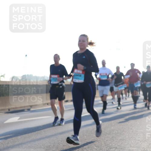 03.10.2025 - Köhlbrandbrückenlauf Luisa Fischer http://msf.ph/oto/8992481 03.10.2025 10:18:02 Position 3  meine-sportfotos.de