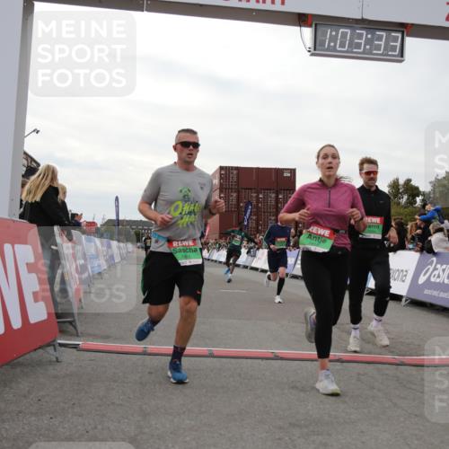 03.10.2025 - Köhlbrandbrückenlauf Yannick Fuchs http://msf.ph/oto/8992487 03.10.2025 16:03:31 Ziel 7094, 7224, 7284, 7418, 7485, 9103, 9632, 9666 meine-sportfotos.de