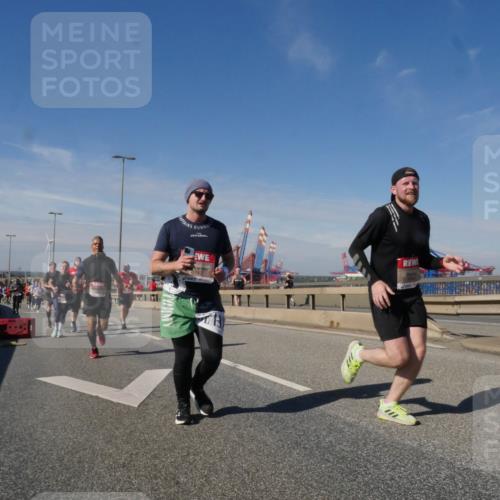 03.10.2025 - Köhlbrandbrückenlauf Matties Gatica Varas http://msf.ph/oto/8992489 03.10.2025 12:44:26 Position 2 6742 meine-sportfotos.de