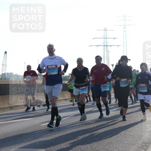 03.10.2025 - Köhlbrandbrückenlauf Luisa Fischer http://msf.ph/oto/8992495 03.10.2025 10:18:03 Position 3 3166, 3178 meine-sportfotos.de