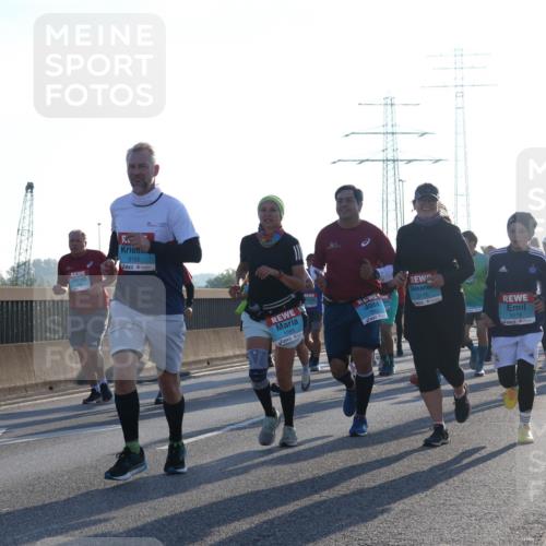 03.10.2025 - Köhlbrandbrückenlauf Luisa Fischer http://msf.ph/oto/8992498 03.10.2025 10:18:04 Position 3 3166, 1093, 3175, 3178 meine-sportfotos.de