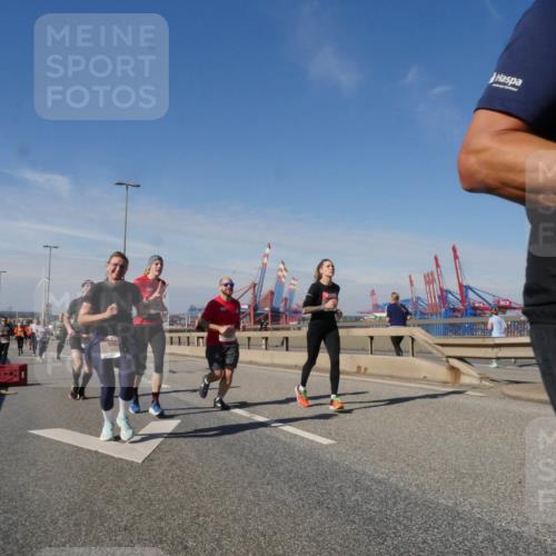 03.10.2025 - Köhlbrandbrückenlauf Matties Gatica Varas http://msf.ph/oto/8992509 03.10.2025 12:44:28 Position 2 7, 60 meine-sportfotos.de
