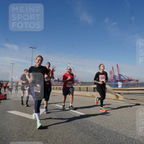 03.10.2025 - Köhlbrandbrückenlauf Matties Gatica Varas http://msf.ph/oto/8992515 03.10.2025 12:44:29 Position 2 4822 meine-sportfotos.de