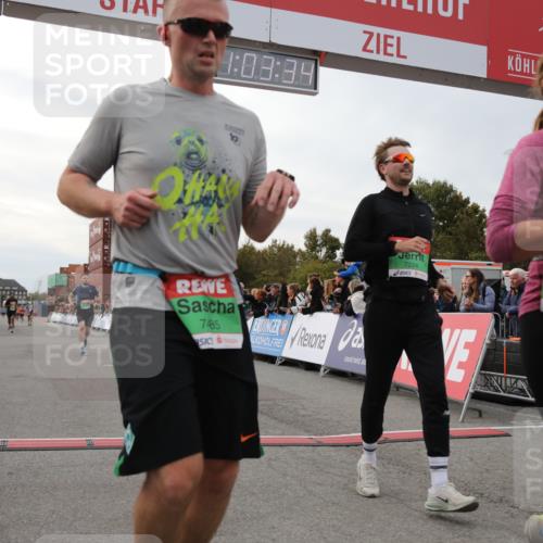 03.10.2025 - Köhlbrandbrückenlauf Yannick Fuchs http://msf.ph/oto/8992529 03.10.2025 16:03:32 Ziel 7094, 7224, 7284, 7418, 7485, 9103, 9632, 9666 meine-sportfotos.de