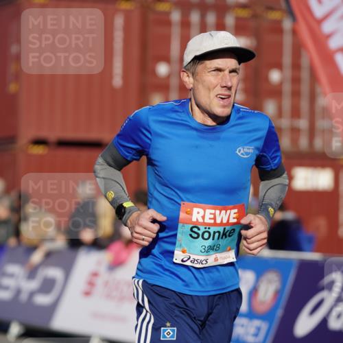 03.10.2025 - Köhlbrandbrückenlauf Michael Burmester http://msf.ph/oto/8992541 03.10.2025 09:52:09 Ziel 1026, 1187, 2722, 3248, 3756 meine-sportfotos.de