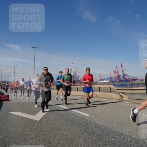 03.10.2025 - Köhlbrandbrückenlauf Matties Gatica Varas http://msf.ph/oto/8992561 03.10.2025 12:44:34 Position 2 18 meine-sportfotos.de