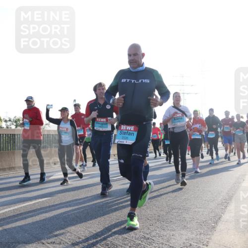 03.10.2025 - Köhlbrandbrückenlauf Luisa Fischer http://msf.ph/oto/8992562 03.10.2025 10:18:10 Position 3 3339, 3407, 2126 meine-sportfotos.de