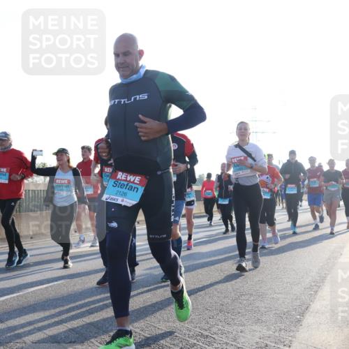 03.10.2025 - Köhlbrandbrückenlauf Luisa Fischer http://msf.ph/oto/8992565 03.10.2025 10:18:10 Position 3 1455, 2126 meine-sportfotos.de
