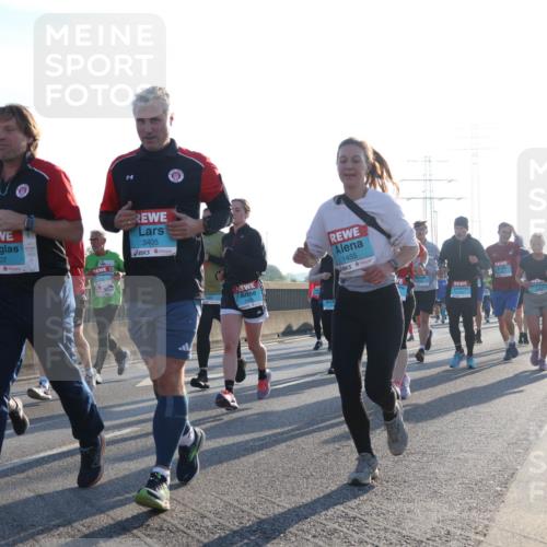03.10.2025 - Köhlbrandbrückenlauf Luisa Fischer http://msf.ph/oto/8992570 03.10.2025 10:18:11 Position 3 3407, 3405, 1455 meine-sportfotos.de