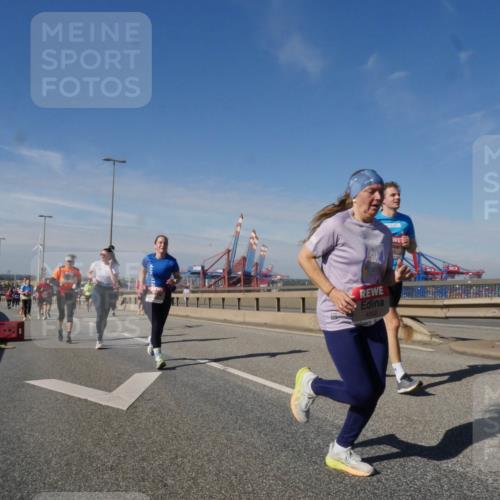 03.10.2025 - Köhlbrandbrückenlauf Matties Gatica Varas http://msf.ph/oto/8992578 03.10.2025 12:44:36 Position 2 4352 meine-sportfotos.de
