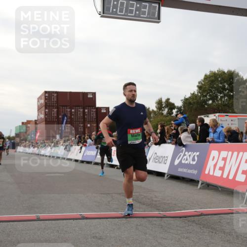 03.10.2025 - Köhlbrandbrückenlauf Yannick Fuchs http://msf.ph/oto/8992580 03.10.2025 16:03:35 Ziel 7224, 7284, 9103, 9484, 9632, 9666 meine-sportfotos.de