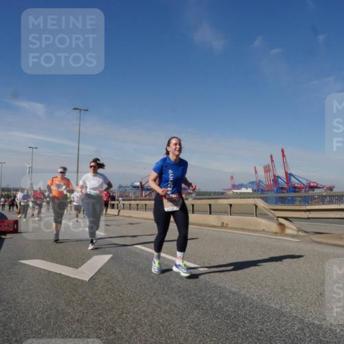 03.10.2025 - Köhlbrandbrückenlauf Matties Gatica Varas http://msf.ph/oto/8992587 03.10.2025 12:44:37 Position 2  meine-sportfotos.de