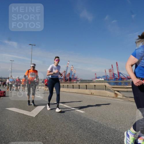 03.10.2025 - Köhlbrandbrückenlauf Matties Gatica Varas http://msf.ph/oto/8992595 03.10.2025 12:44:38 Position 2 5 meine-sportfotos.de