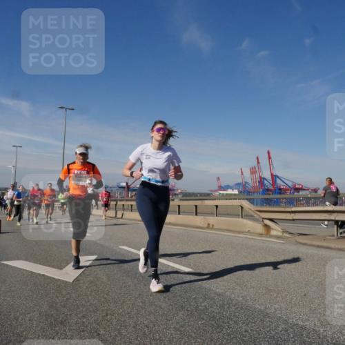 03.10.2025 - Köhlbrandbrückenlauf Matties Gatica Varas http://msf.ph/oto/8992597 03.10.2025 12:44:39 Position 2 118 meine-sportfotos.de