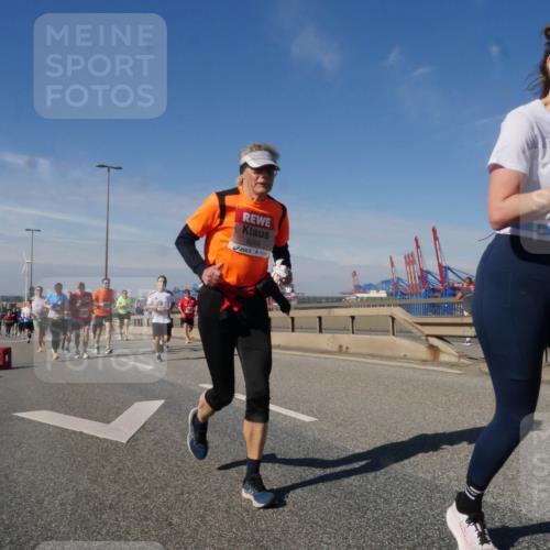 03.10.2025 - Köhlbrandbrückenlauf Matties Gatica Varas http://msf.ph/oto/8992605 03.10.2025 12:44:40 Position 2 6269 meine-sportfotos.de