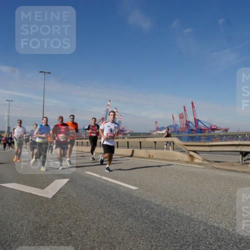 03.10.2025 - Köhlbrandbrückenlauf Matties Gatica Varas http://msf.ph/oto/8992625 03.10.2025 12:44:42 Position 2  meine-sportfotos.de