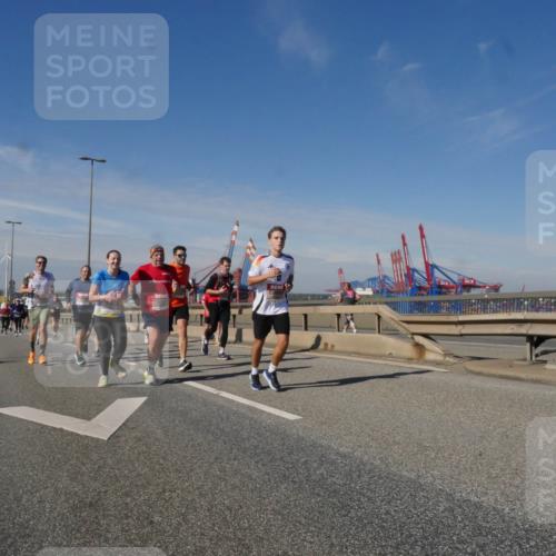 03.10.2025 - Köhlbrandbrückenlauf Matties Gatica Varas http://msf.ph/oto/8992629 03.10.2025 12:44:42 Position 2  meine-sportfotos.de