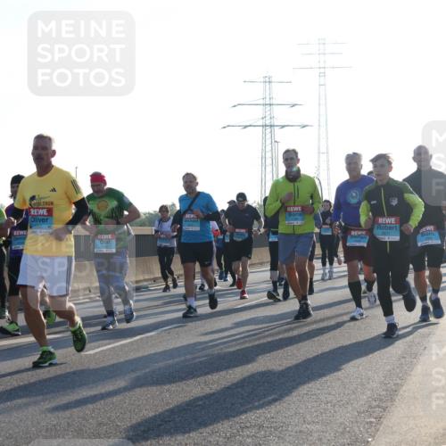 03.10.2025 - Köhlbrandbrückenlauf Luisa Fischer http://msf.ph/oto/8992637 03.10.2025 10:18:18 Position 3 1922, 3371, 1 meine-sportfotos.de