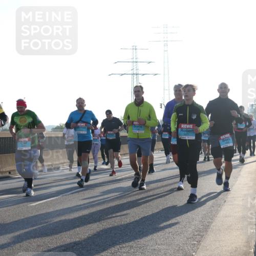03.10.2025 - Köhlbrandbrückenlauf Luisa Fischer http://msf.ph/oto/8992640 03.10.2025 10:18:18 Position 3 1922, 3371, 1 meine-sportfotos.de