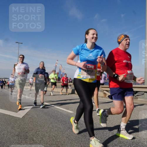 03.10.2025 - Köhlbrandbrückenlauf Matties Gatica Varas http://msf.ph/oto/8992647 03.10.2025 12:44:44 Position 2 4845, 6797 meine-sportfotos.de