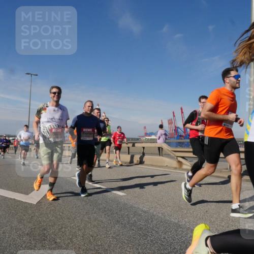 03.10.2025 - Köhlbrandbrückenlauf Matties Gatica Varas http://msf.ph/oto/8992651 03.10.2025 12:44:44 Position 2  meine-sportfotos.de