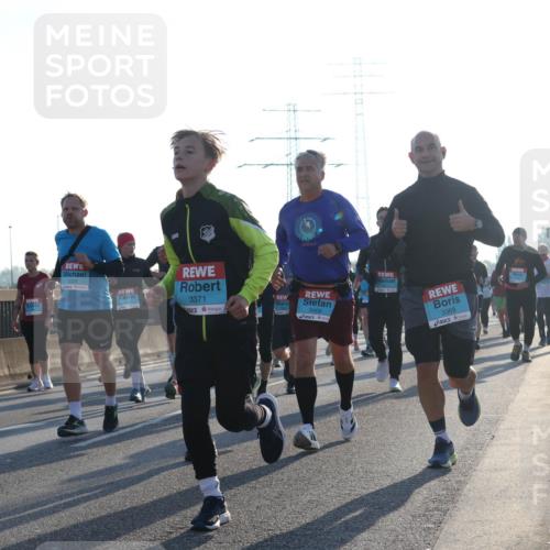 03.10.2025 - Köhlbrandbrückenlauf Luisa Fischer http://msf.ph/oto/8992652 03.10.2025 10:18:19 Position 3 3348, 3229, 3371, 3406, 3369, 1 meine-sportfotos.de