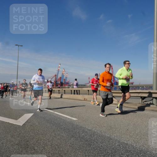 03.10.2025 - Köhlbrandbrückenlauf Matties Gatica Varas http://msf.ph/oto/8992665 03.10.2025 12:44:46 Position 2  meine-sportfotos.de