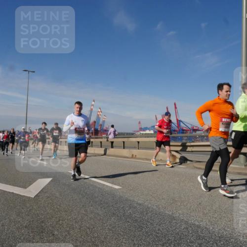03.10.2025 - Köhlbrandbrückenlauf Matties Gatica Varas http://msf.ph/oto/8992668 03.10.2025 12:44:47 Position 2  meine-sportfotos.de