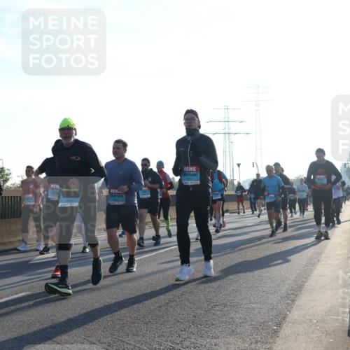 03.10.2025 - Köhlbrandbrückenlauf Luisa Fischer http://msf.ph/oto/8992676 03.10.2025 10:18:22 Position 3 3471, 347, 1871 meine-sportfotos.de