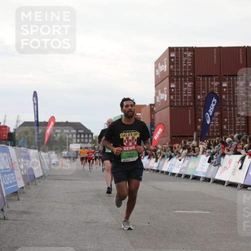03.10.2025 - Köhlbrandbrückenlauf Yannick Fuchs http://msf.ph/oto/8992677 03.10.2025 16:03:38 Ziel 7284, 7409, 8980, 8981, 9484, 9632, 9666 meine-sportfotos.de