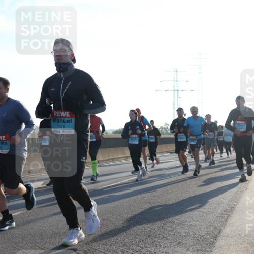 03.10.2025 - Köhlbrandbrückenlauf Luisa Fischer http://msf.ph/oto/8992687 03.10.2025 10:18:23 Position 3 3037, 1871 meine-sportfotos.de