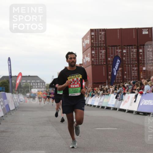 03.10.2025 - Köhlbrandbrückenlauf Yannick Fuchs http://msf.ph/oto/8992689 03.10.2025 16:03:38 Ziel 7284, 7409, 8980, 8981, 9484, 9632, 9666 meine-sportfotos.de