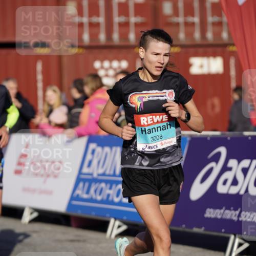 03.10.2025 - Köhlbrandbrückenlauf Michael Burmester http://msf.ph/oto/8992703 03.10.2025 09:52:36 Ziel 1019, 1055, 2792, 3008, 3610 meine-sportfotos.de