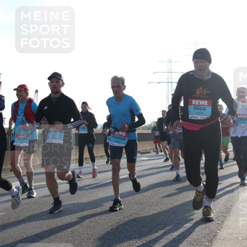 03.10.2025 - Köhlbrandbrückenlauf Luisa Fischer http://msf.ph/oto/8992708 03.10.2025 10:18:25 Position 3 1909, 1757, 3734, 2902, 1329, 1 meine-sportfotos.de