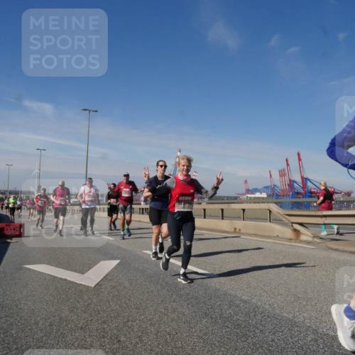 03.10.2025 - Köhlbrandbrückenlauf Matties Gatica Varas http://msf.ph/oto/8992710 03.10.2025 12:44:52 Position 2 4710 meine-sportfotos.de