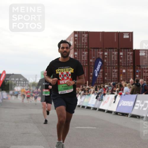 03.10.2025 - Köhlbrandbrückenlauf Yannick Fuchs http://msf.ph/oto/8992711 03.10.2025 16:03:39 Ziel 7284, 7409, 8980, 8981, 9484, 9632, 9666 meine-sportfotos.de