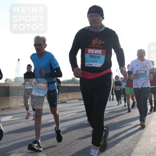 03.10.2025 - Köhlbrandbrückenlauf Luisa Fischer http://msf.ph/oto/8992714 03.10.2025 10:18:25 Position 3 3734, 2902, 600, 1329, 2056, 1 meine-sportfotos.de