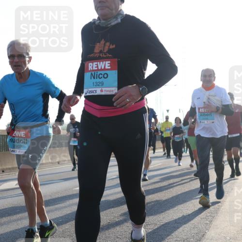 03.10.2025 - Köhlbrandbrückenlauf Luisa Fischer http://msf.ph/oto/8992717 03.10.2025 10:18:26 Position 3 2902, 1329, 2056 meine-sportfotos.de