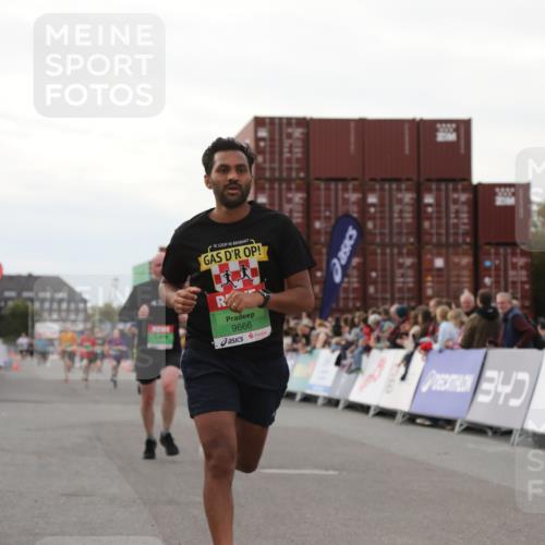 03.10.2025 - Köhlbrandbrückenlauf Yannick Fuchs http://msf.ph/oto/8992718 03.10.2025 16:03:39 Ziel 7284, 7409, 8980, 8981, 9484, 9632, 9666 meine-sportfotos.de