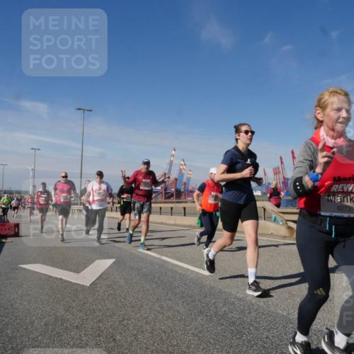 03.10.2025 - Köhlbrandbrückenlauf Matties Gatica Varas http://msf.ph/oto/8992721 03.10.2025 12:44:53 Position 2 6273, 50 meine-sportfotos.de