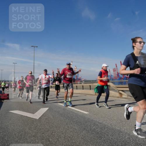 03.10.2025 - Köhlbrandbrückenlauf Matties Gatica Varas http://msf.ph/oto/8992725 03.10.2025 12:44:53 Position 2  meine-sportfotos.de