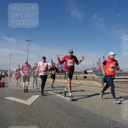 03.10.2025 - Köhlbrandbrückenlauf Matties Gatica Varas http://msf.ph/oto/8992729 03.10.2025 12:44:54 Position 2 4370 meine-sportfotos.de