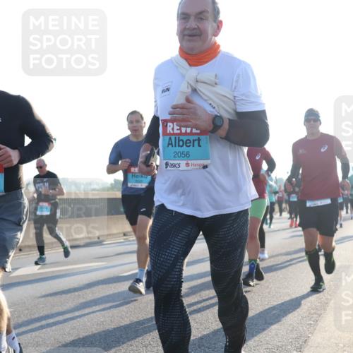 03.10.2025 - Köhlbrandbrückenlauf Luisa Fischer http://msf.ph/oto/8992730 03.10.2025 10:18:27 Position 3 1402, 2056 meine-sportfotos.de