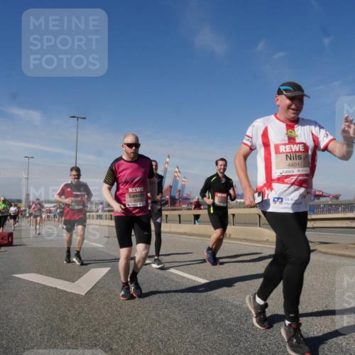 03.10.2025 - Köhlbrandbrückenlauf Matties Gatica Varas http://msf.ph/oto/8992740 03.10.2025 12:44:55 Position 2 4401, 4065 meine-sportfotos.de