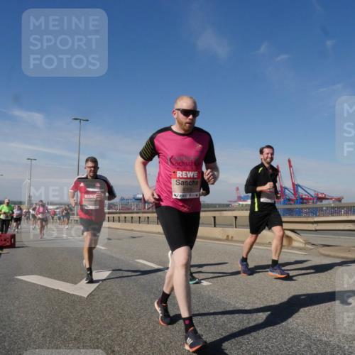 03.10.2025 - Köhlbrandbrückenlauf Matties Gatica Varas http://msf.ph/oto/8992744 03.10.2025 12:44:55 Position 2 4065 meine-sportfotos.de