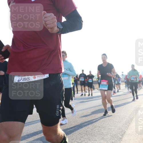 03.10.2025 - Köhlbrandbrückenlauf Luisa Fischer http://msf.ph/oto/8992751 03.10.2025 10:18:29 Position 3  meine-sportfotos.de