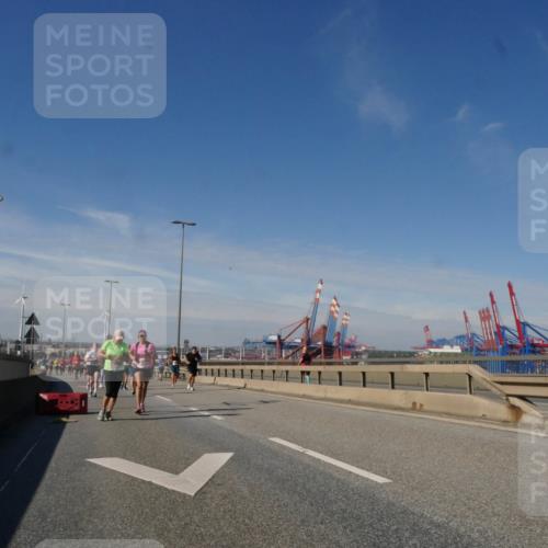 03.10.2025 - Köhlbrandbrückenlauf Matties Gatica Varas http://msf.ph/oto/8992760 03.10.2025 12:44:57 Position 2  meine-sportfotos.de