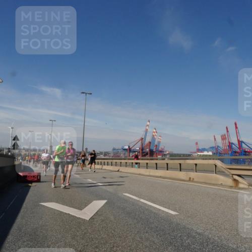 03.10.2025 - Köhlbrandbrückenlauf Matties Gatica Varas http://msf.ph/oto/8992763 03.10.2025 12:44:58 Position 2  meine-sportfotos.de