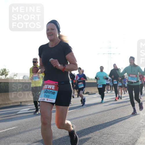 03.10.2025 - Köhlbrandbrückenlauf Luisa Fischer http://msf.ph/oto/8992765 03.10.2025 10:18:30 Position 3 1743, 1 meine-sportfotos.de
